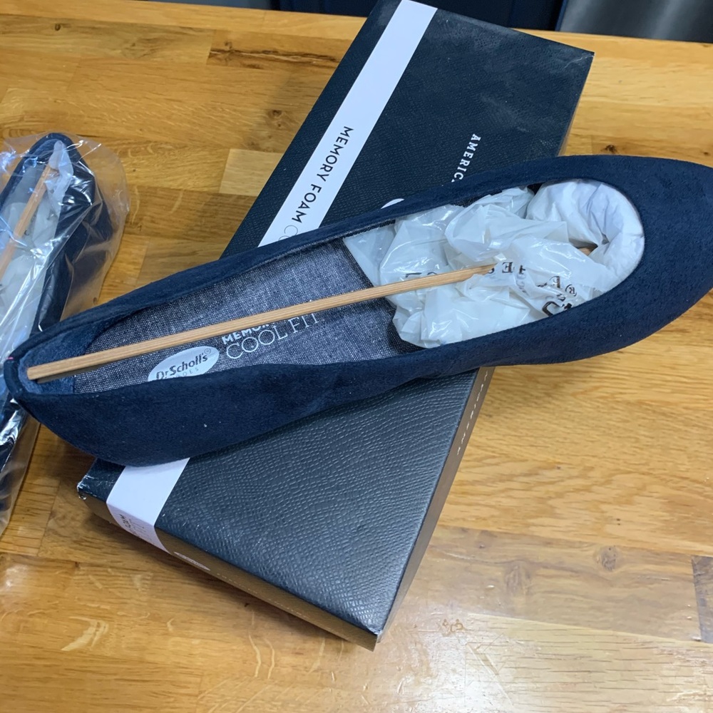 Navy ballets flats, size 11